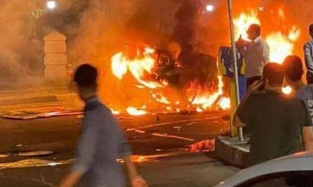 فتنهها آمدند، ملت ایستاد فتنهها آمدند، ملت ایستاد