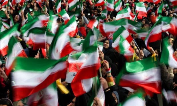 از مدرسه تا خیابان، راهِ انقلاب ادامه دارد..