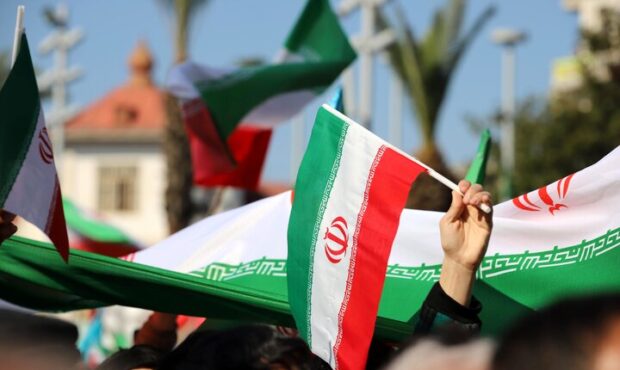 مردم شهرستان دامغان با گام‌های استوار، پیام ایستادگی را مخابره کردند