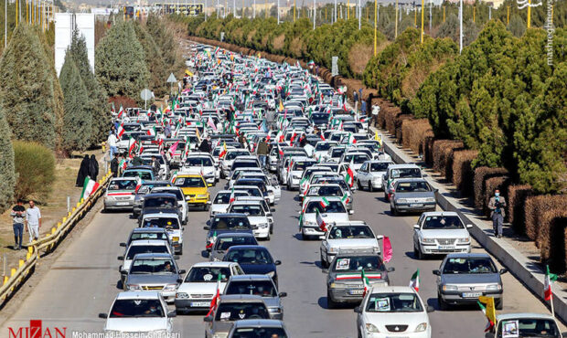 رژه خودرویی دامغان در ۴۷ امین پیروزی انقلاب ۵۷