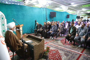 زمینه حضور داوطلبانه نوجوانان و جوانان در نمازجمعه فراهم شود