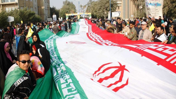 ۱۴۰۴ استاد دانشگاه مردم را به راهپیمایی ۲۲ بهمن فراخواندند