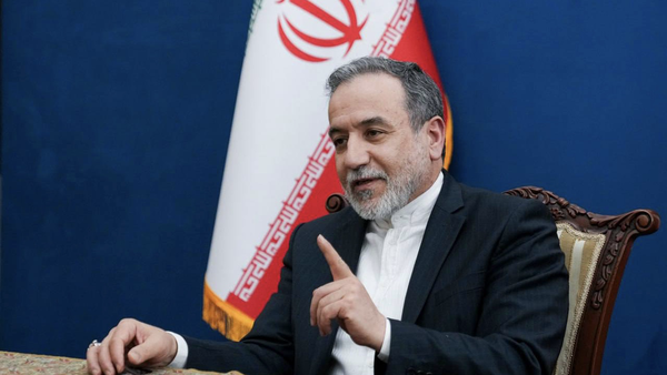 عراقچی خطاب به ترامپ: نام این تنگه «هرمز» است نه هیچ نام دیگری