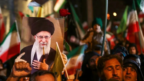 حضور ۷۰۰ مهمان خارجی و شخصیت‌های ادیان الهی در تشییع رهبر شهید