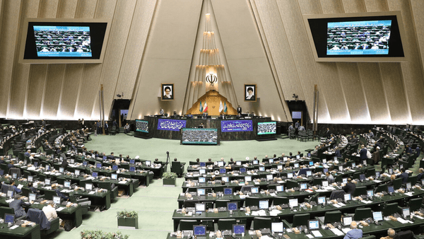 درخواست نمایندگان برای برگزاری جلسه علنی در روز یکشنبه آینده درخواست نمایندگان برای برگزاری جلسه علنی در روز یکشنبه آینده