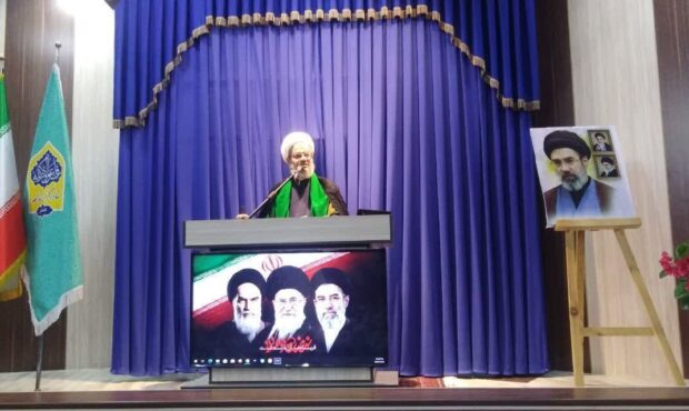 امام جمعه دامغان: ” استکبار و ظلم ستیزی قله پیام عاشورا است. “