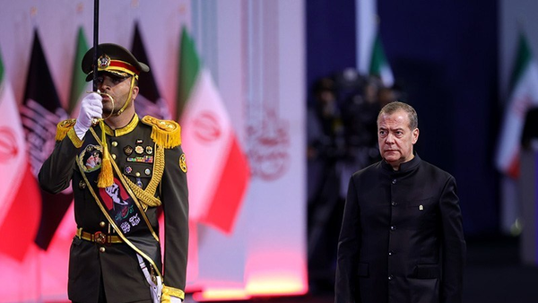 مدودف: ایران سلاحی قدرتمندتر از تنگه هرمز در اختیار دارد مدودف: ایران سلاحی قدرتمندتر از تنگه هرمز در اختیار دارد