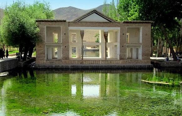 نصب تابلوی جدید اطلاع‌رسانی در مسیر مجموعه تاریخی ـ گردشگری چشمه‌علی دامغان