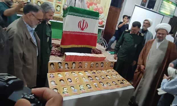رونمایی از مجموعه ۳۲ جلدی کتاب شهدای روستای خورزان در دامغان